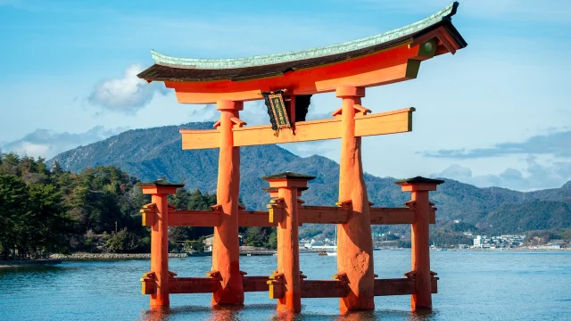 Torii: Puertas Sagradas De Los Templos Japoneses torii puerta