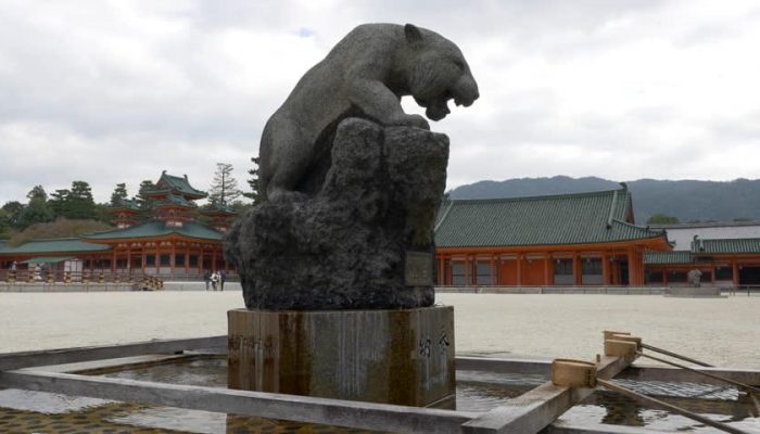 Guardián mitológico del oeste