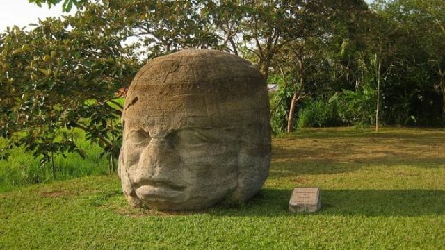 Hombre que se sacrifico por los alimentos de la humanidad en la mitología Olmeca 3. Hombre de la cosecha