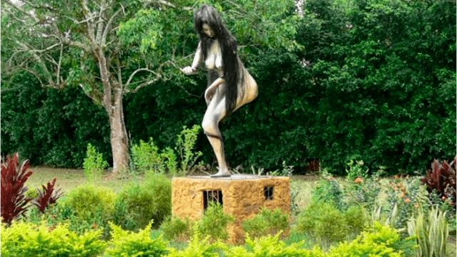 Este ser de la mitología colombiana se encarga de hacer caer a los hombres en el pecado y satisfacer sus deseos sexuales La Patasola